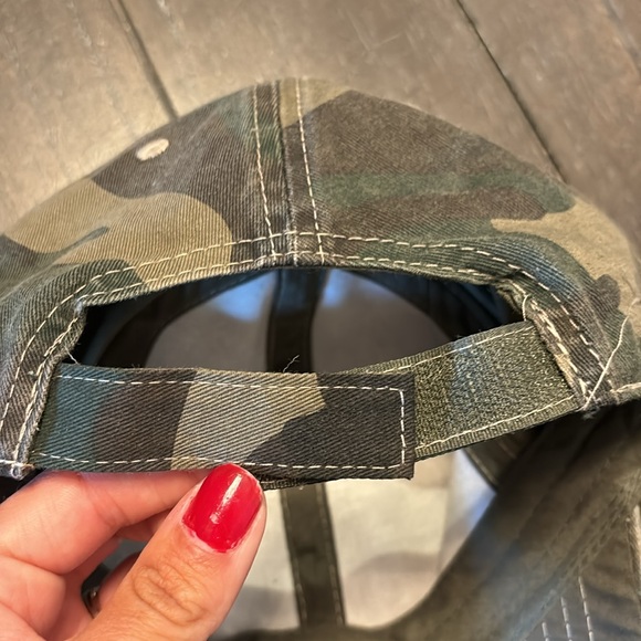 No boundaries basic camo baseball cap with adjustable back - Picture 3 of 4